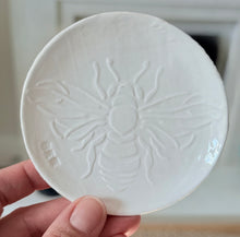 Load image into Gallery viewer, Medium Bee handmade trinket / Wall decor / For all dish - BEE #3
