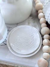 Load image into Gallery viewer, Medium Bee handmade trinket / Wall decor / For all dish - BEE #3